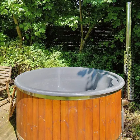 6 Person In Graested-by Traum Græsted