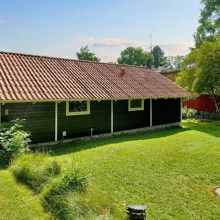 6 Person In Graested-by Traum *