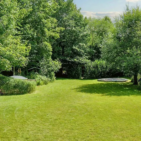 6 Person In Graested-by Traum *