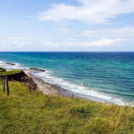 6 Person In Graested-by Traum