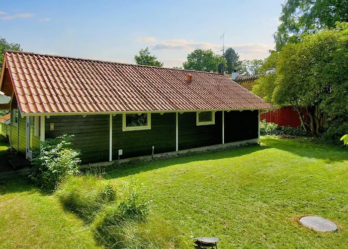 6 Person In Graested-by Traum *